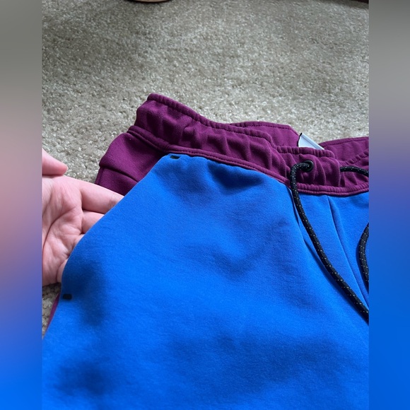 Nike Sportswear Tech Fleece Jogger Pants Mens Size Medium Sangria Color Block - Picture 3 of 9